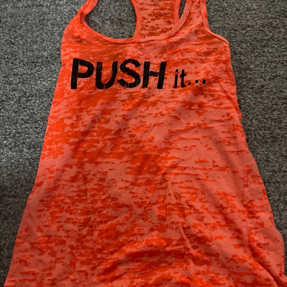 Orangetheory Set of 8 Tanks - Picture 7 of 8